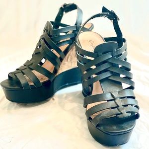 Qupid black and cork sandle wedge size 7.5